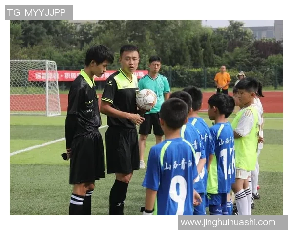 9月27号足球明星齐聚赛场展现风采引发球迷热烈关注与期待